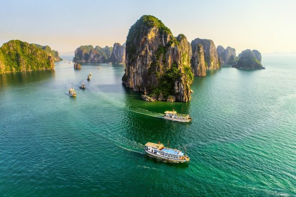 Captivating Ha Long Bay: A Visual Feast for Travel Enthusiasts